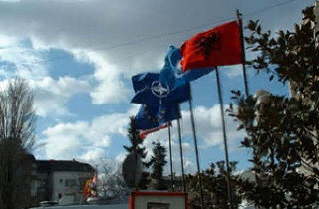 Първи коментари за признаването на независимостта на Косово от България