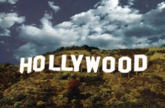 Холивуд ни залива с мюзъкъли и звезди