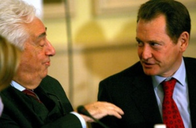 Греъм Уотсън: Премиерът да реши за оставката на Петков