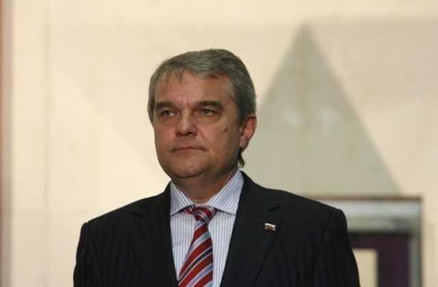 А. Райчев: Оставката на министър Петков е 50 на 50 възможна