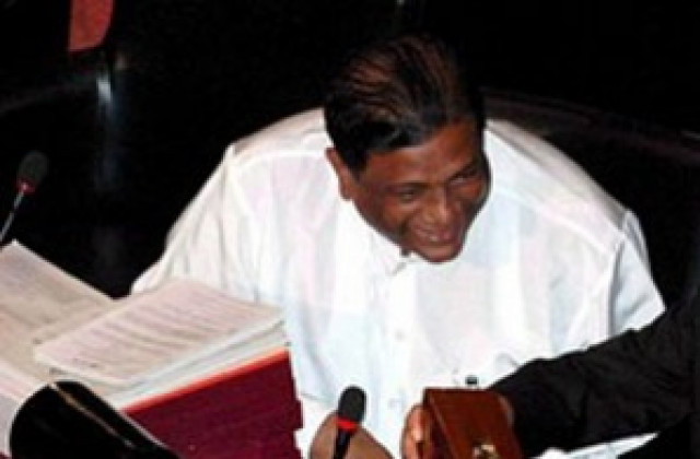 12 са жертвите на атентата срещу министъра в Шри Ланка