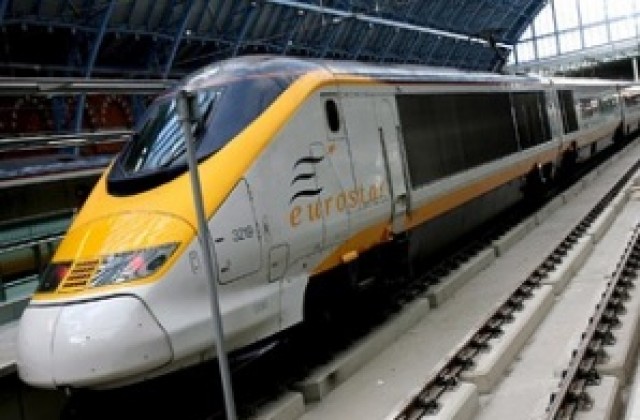 Подозрителен пакет затвори международната жп гара в Лондон