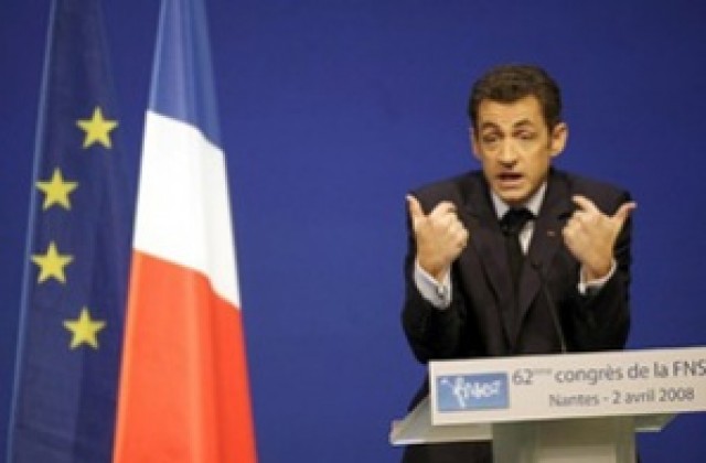Вотът на недоверие срещу правителството на Саркози се оказа неуспешен
