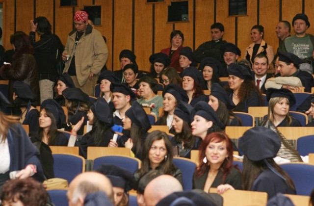 Шуменският университет не е издавал фалшиви дипломи