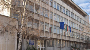 Разследват полицай след сигнал до Дарик