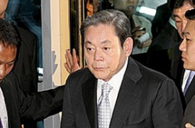 Обвиниха директора на „Самсунг” в укриване на данъци