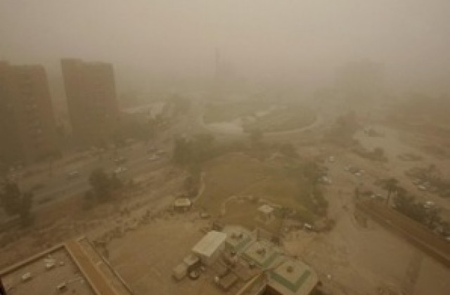 Пясъчна буря блокира полетите в Ирак