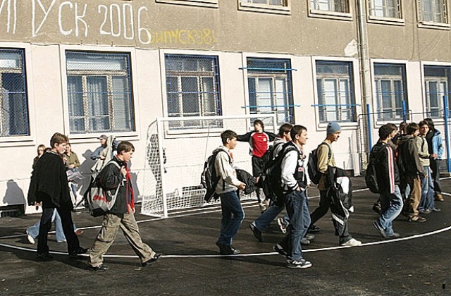 3627 ученици се явят на предварителни изпити за Великотърновския университет