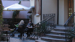 Тъпо ли е да си на 23