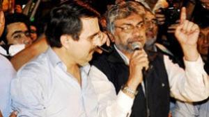 Фернандо Луго яхна червеното цунами