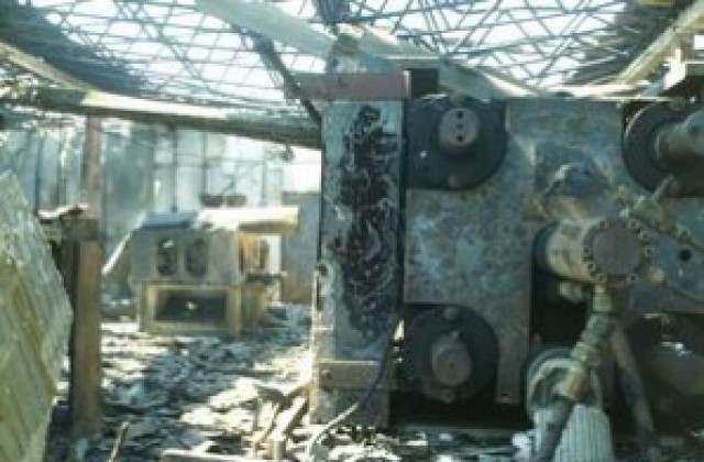 Изгоря цех за пластмаси, проверяват версия за война в бранша