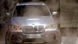 Печалбата на BMW по малка заради US кризата