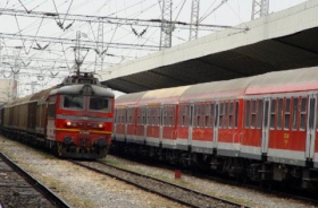 Осигуряват допълнителни вагони за 15 влака на 5 и 6 май