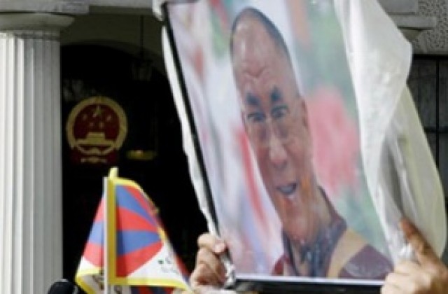 Пратеници на Далай Лама пристигат в Китай