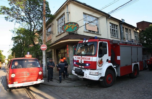 Правят повторен оглед на опожарения апартамент в София