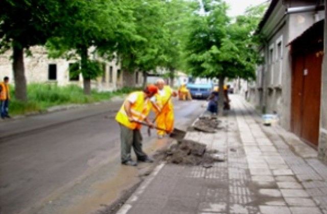 Кметът провери как протичат ремонтите на улиците в Шумен
