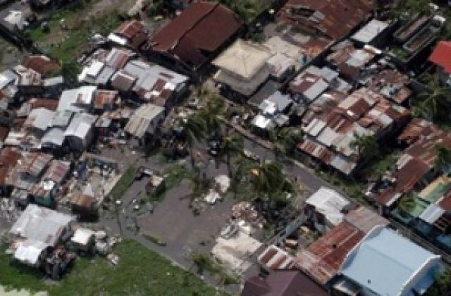 44 загинали след тропическа буря във Филипините