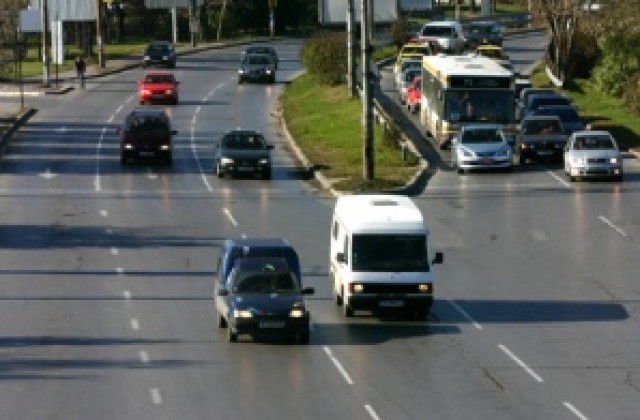 Градският транспорт в София закъснява между 30-40 минути