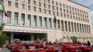 Ferrari със суперкола за нови клиенти