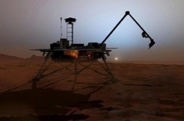 “Феникс” се докосна до повърхността на Марс и откри лед