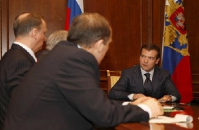 Дмитрий Медведев пристига на първото си посещение в Европа