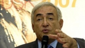 Строс Кан Очакваме забавен растеж в САЩ през 2008 и
