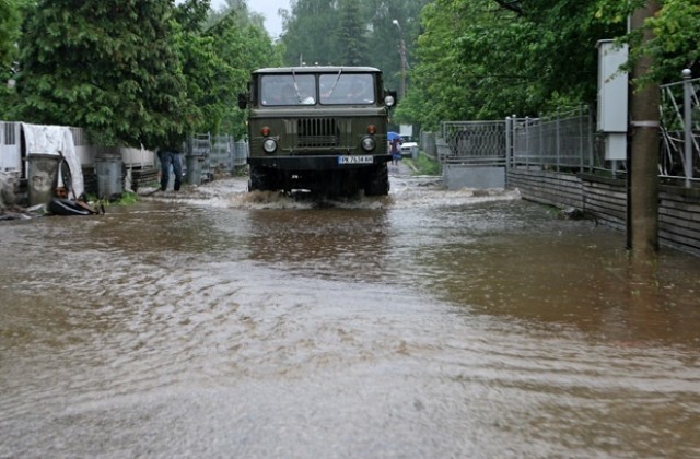 Дъждове и градушки рушат пътища в Смолянско