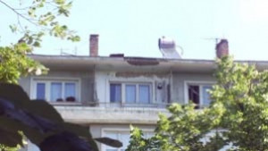 16 места където има опасни съоръжения козирки и тераси са