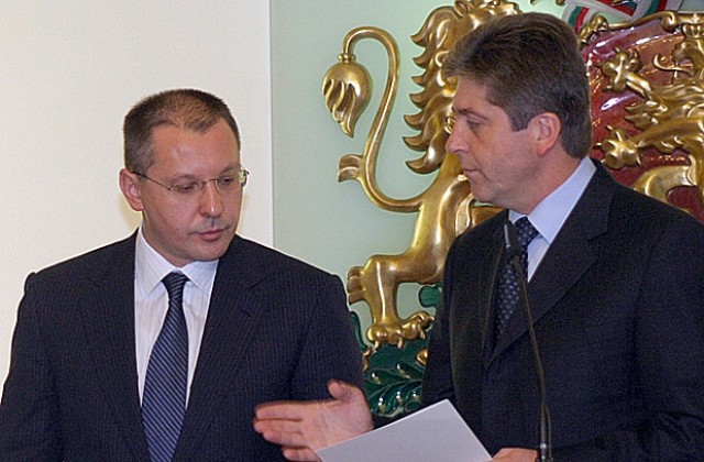 Започна срещата между Първанов и Станишев