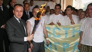 Станишев посрещна Олимпийския огън