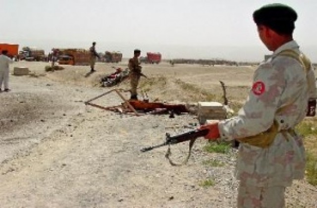 Пуснаха британски репортер, отвлечен на афганистанско-пакистанската граница