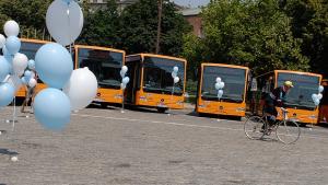 35 нови автобуса Мерцедес тръгнаха в София икарусите отмират