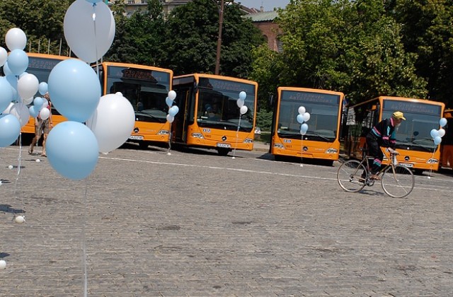 35 нови автобуса Мерцедес тръгнаха в София, икарусите отмират