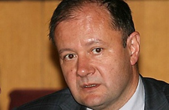Миков: Жалките крясъци на Борисов са смешни