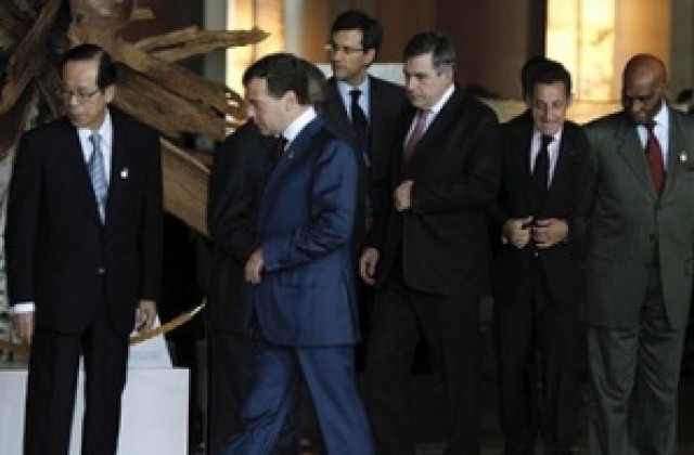 Медведев: Готови сме да помагаме за решаване на кризата с Иран