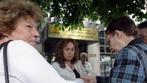 Онкоболни се събраха на протест пред МЗ