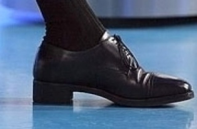 Мъжките обувки с високи токове са на мода в политиката