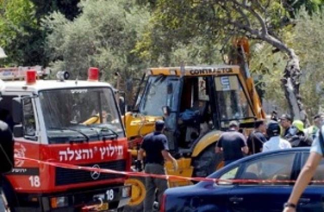 Палестинец вилня с булдозер в Ерусалим, 16 пострадали