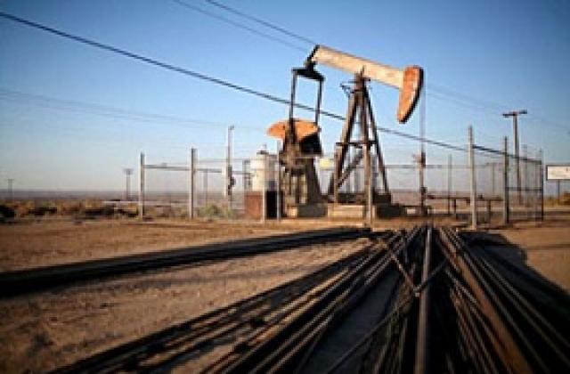 Петролът под 125 долара за барел
