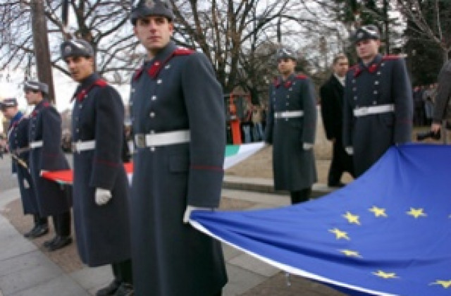 ЕС смекчава критиката си към България и Румъния