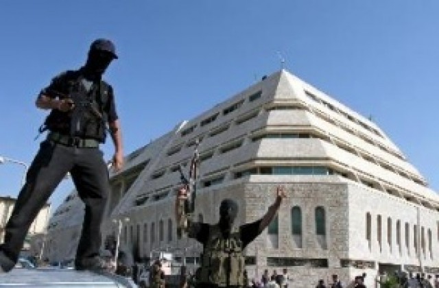 Хамас задържа 120 души, свързани с Фатах