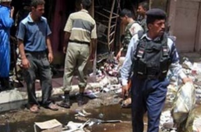 Три бомбени експлозии в Индия