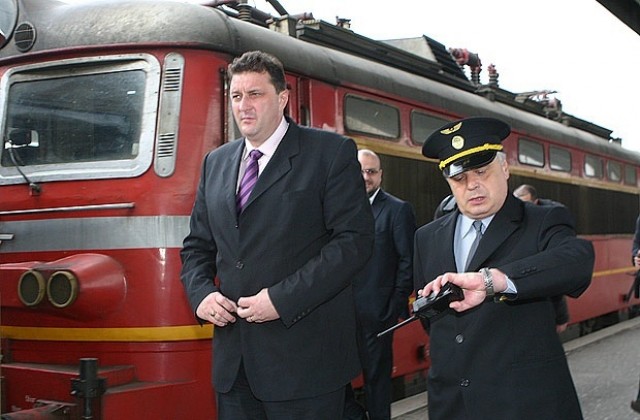 Мутафчиев поискал 2 млрд. лв. за железниците