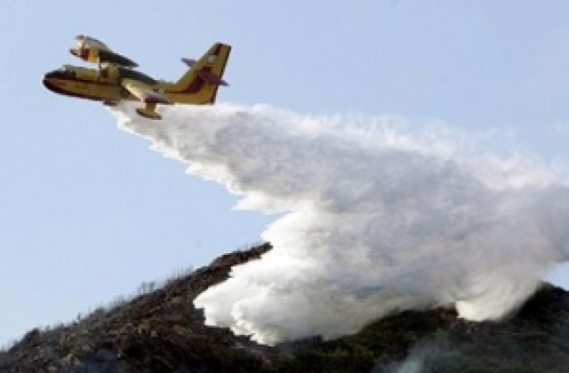 Овладян е пожарът на остров Родос