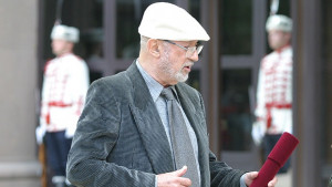 Първанов награди Милчо Левиев с орден Св Св Кирил и