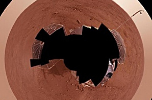 Финикс откри вода на Марс
