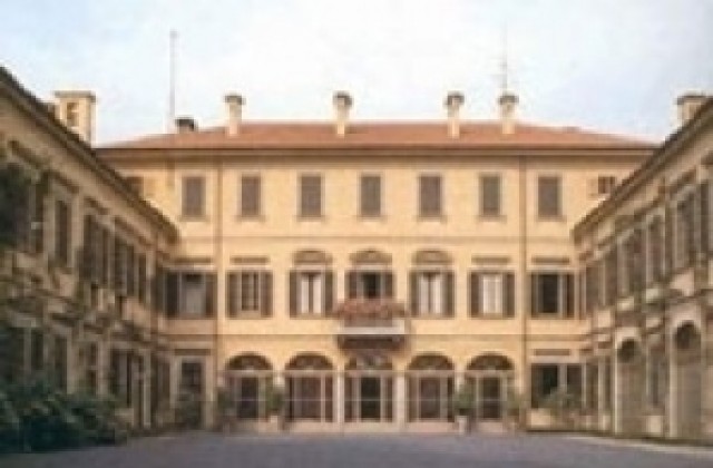 Берлускони разширява имението си до Милано