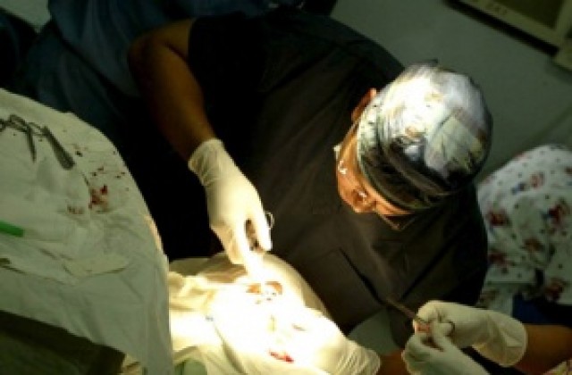Извършиха първа в света трансплантация на две ръце в Германия
