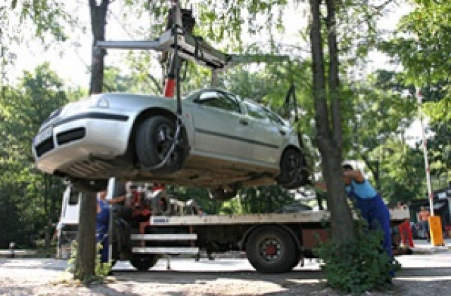Полицията обикаля за неправилно паркирани автомобили в София