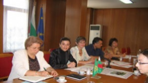 Общината реализира проект Социален асистент и домашен помощник в семейна